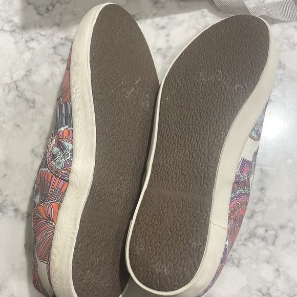 Trina Turk patterned sneakers - Picture 2 of 3